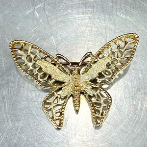Vintage Signed SARAH COV Goldtone BUTTERFLY Shape Pin Brooch - Costume Jewelry